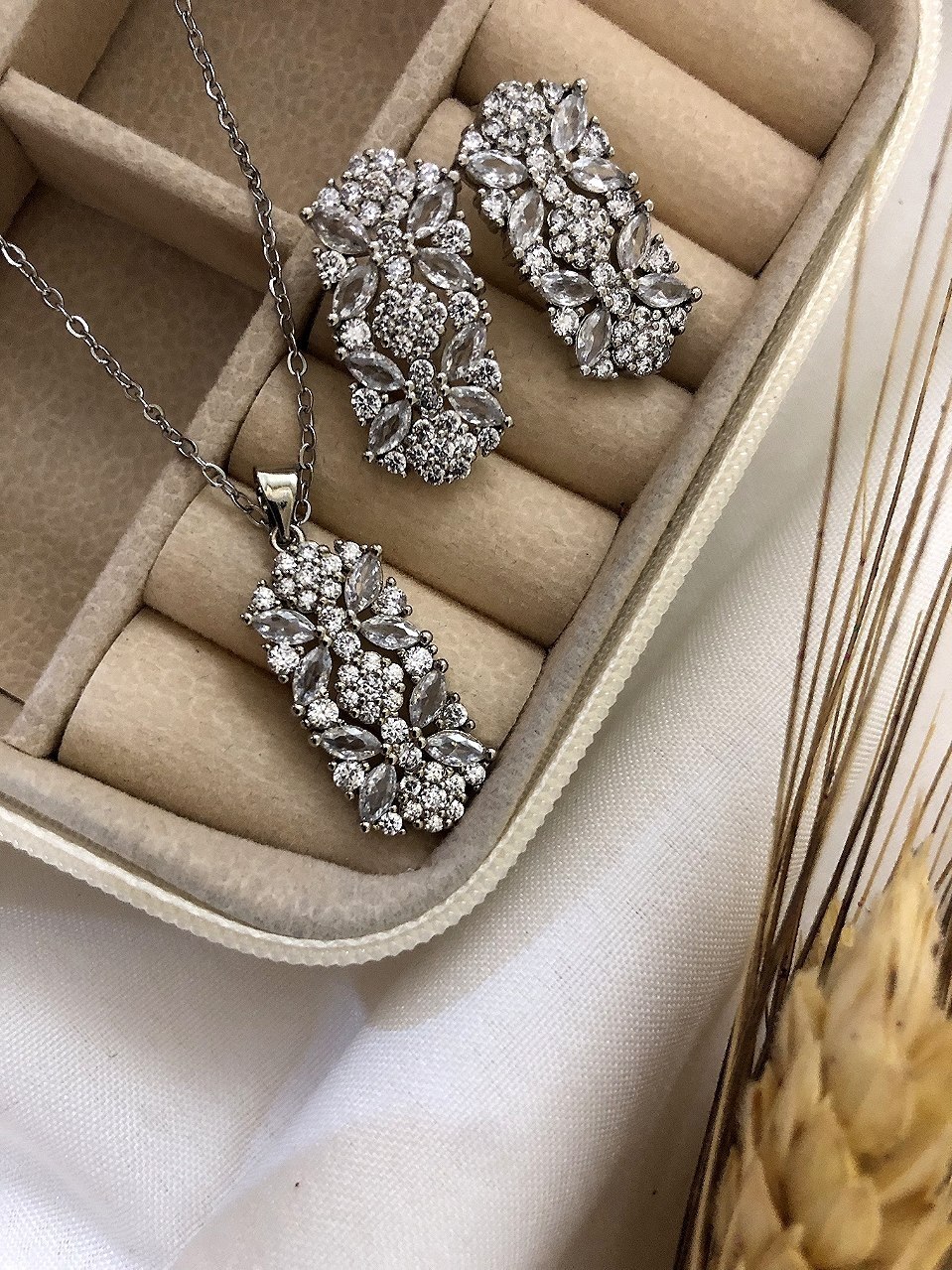 نیم ست جواهری زنانه مجلسی هدیه روز مادر و ولنتاین