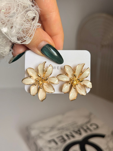 گوشواره میناکاری گل برجسته