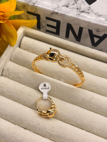 بنگل زنانه پلنگ و کارتیه به همراه انگشتر